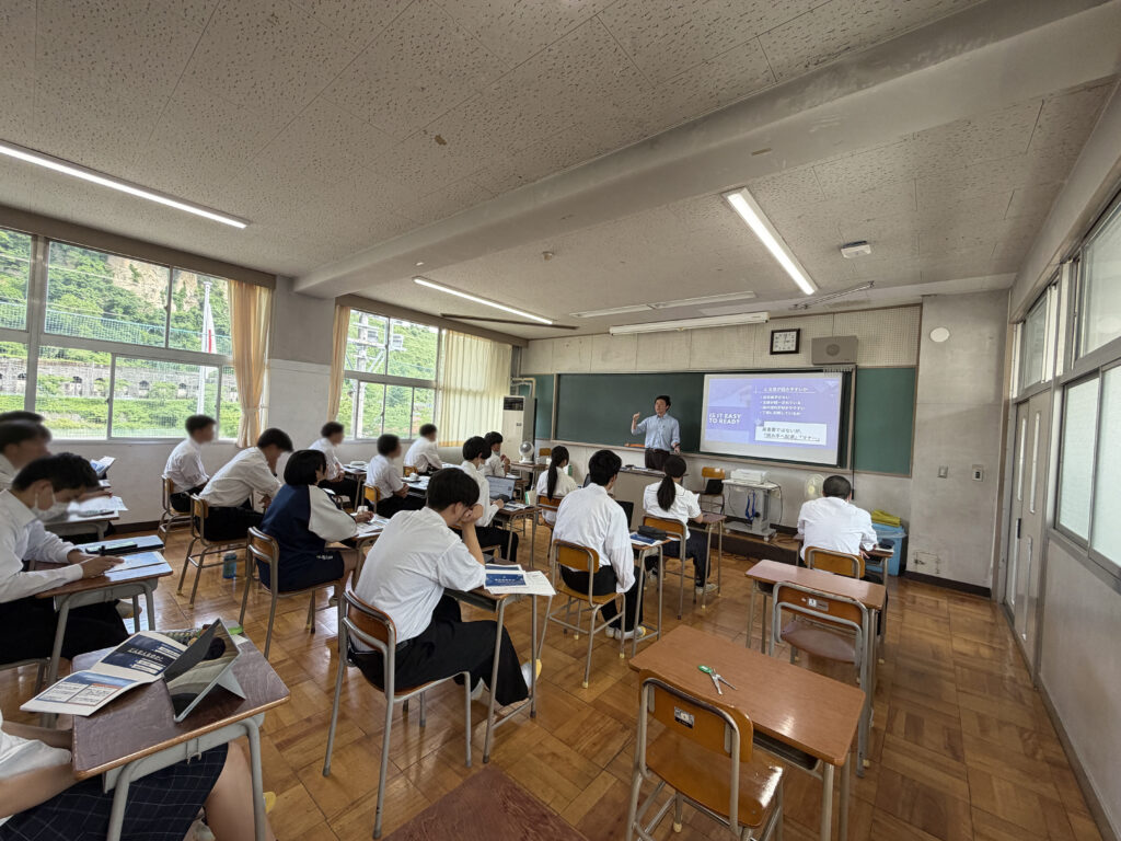 嬬恋高校3年生17名を対象に実施した志望理由書の書き方講座の全体風景